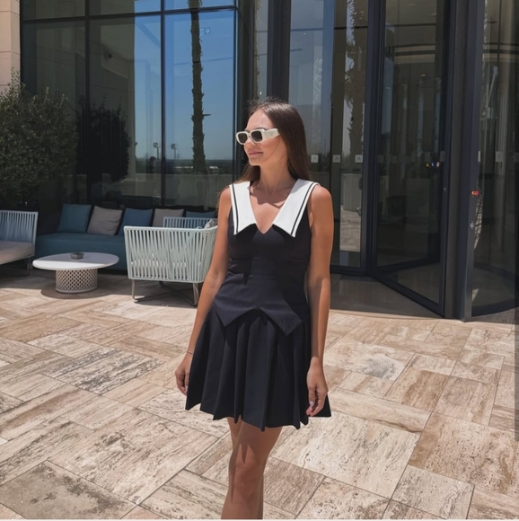 ZARA SHORT PLEATED DRESS SIZE L - Picture 3 of 12